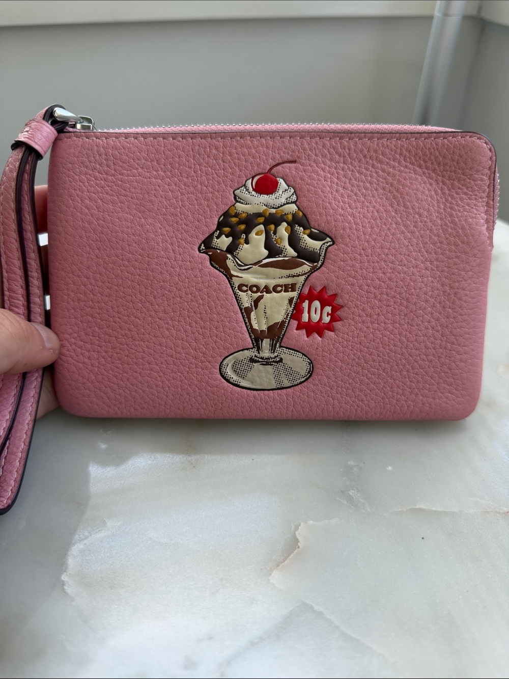 NWT Coach Corner Zip Wristlet With Sundae Graphic - Picture 2 of 4